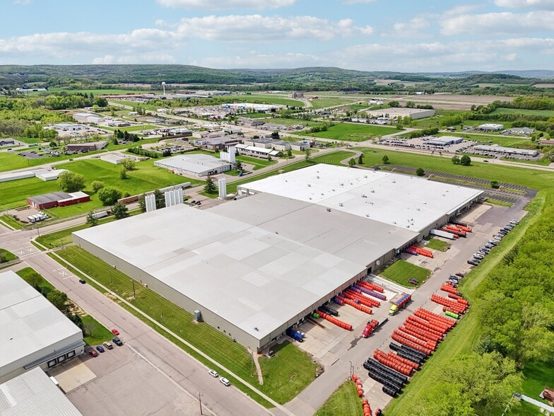 More Photos Of 1300 Sauk Ave, Baraboo Manufacturing For Lease