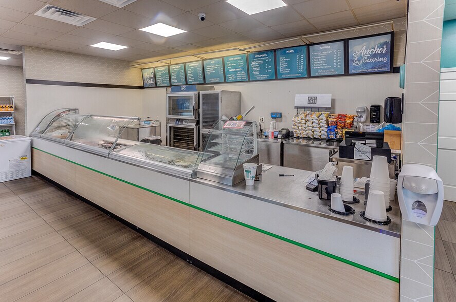 More Photos Of 109 S Park St, Sesser Fast Food For Sale