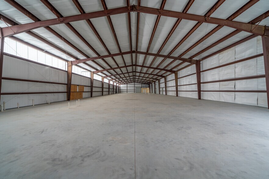 More Photos Of 6424 Queenston Blvd, Houston Light Distribution For Sale