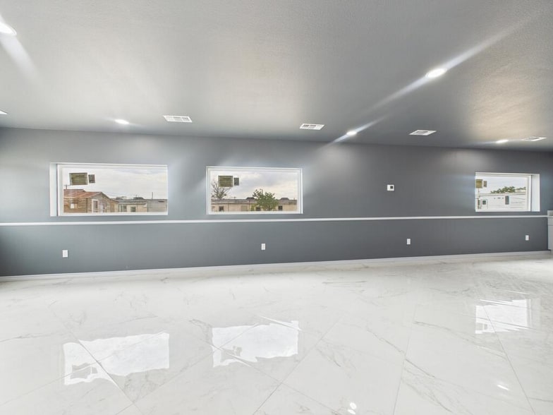 More Photos Of 1100 W Sealy Ave, Monahans Distribution For Sale