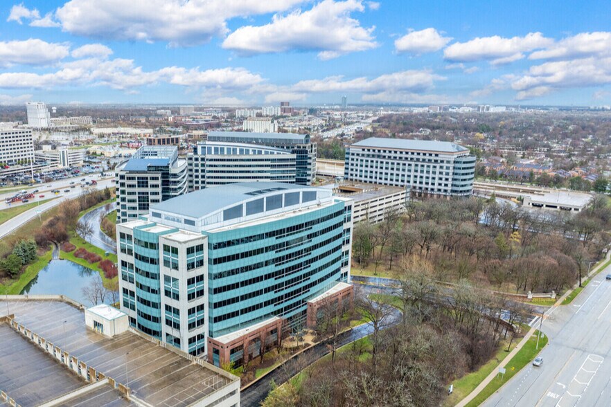 More Photos Of 3010 Highland Pky, Downers Grove Office For Lease