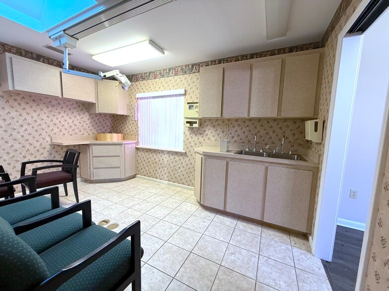 More Photos Of 1109 Bryn Mawr Ave, Lake Wales Medical For Sale