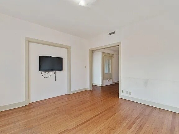 More Photos Of 805 N 22nd St, Milwaukee Apartments For Sale