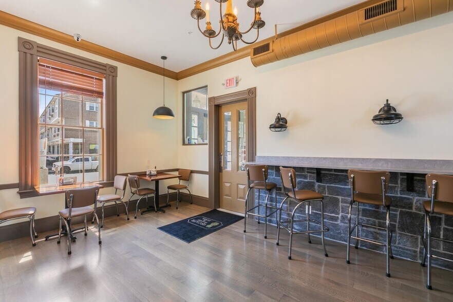 More Photos Of 98 Main St, Peabody General Retail For Sale