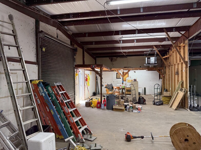 More Photos Of 141 W May St, Winder Freestanding For Lease