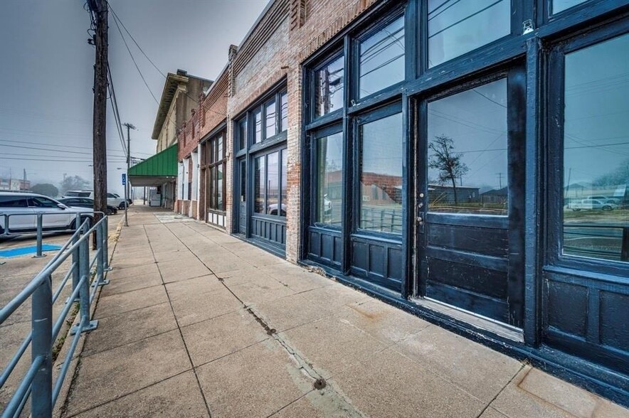 More Photos Of 111 N Main St, Milford Storefront For Sale