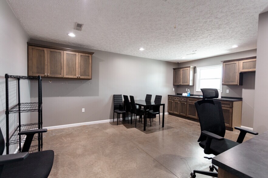 More Photos Of 1633 N Main St, Jamestown Auto Dealership For Sale