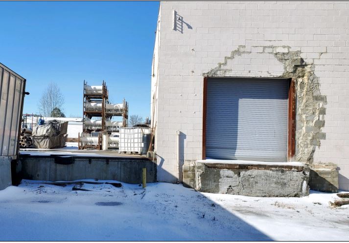 More Photos Of 312 W Luther Ave, Liberty Manufacturing For Sale