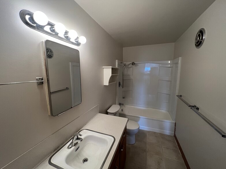 More Photos Of 1505 E Galer St, Seattle Apartments For Sale