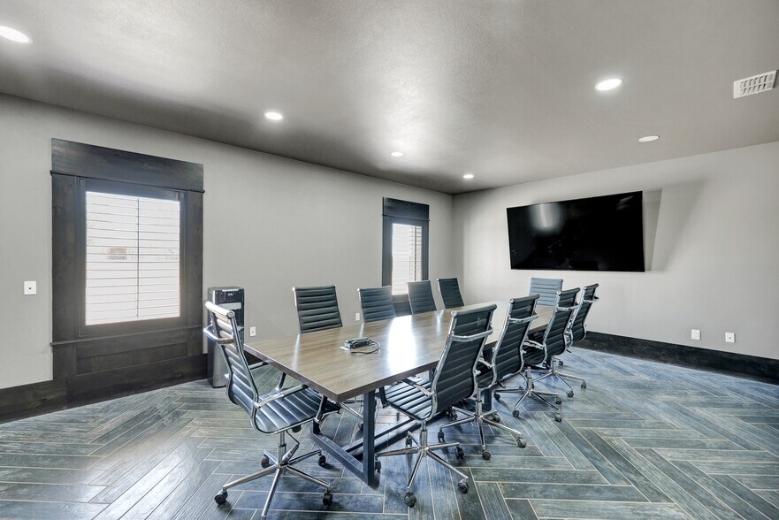 More Photos Of 9013 W County Road 160, Midland Showroom For Sale