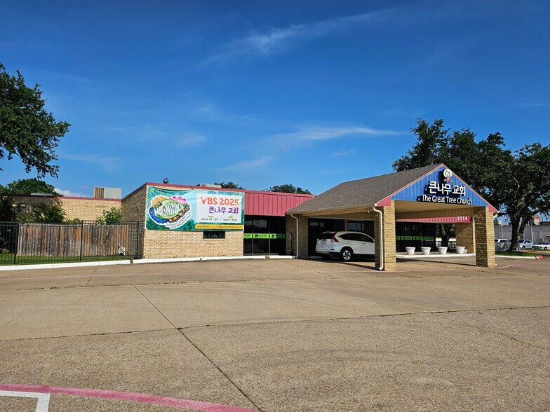 More Photos Of 3114 Old Denton Rd, Carrollton Specialty For Sale