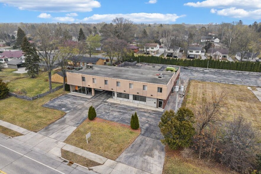 Primary Photo Of 8050 N Port Washington Rd, Fox Point Office For Sale