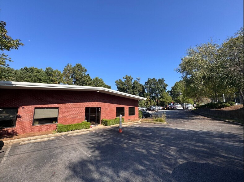 Primary Photo Of 4337 Brogdon Place Cv, Suwanee Flex For Sale