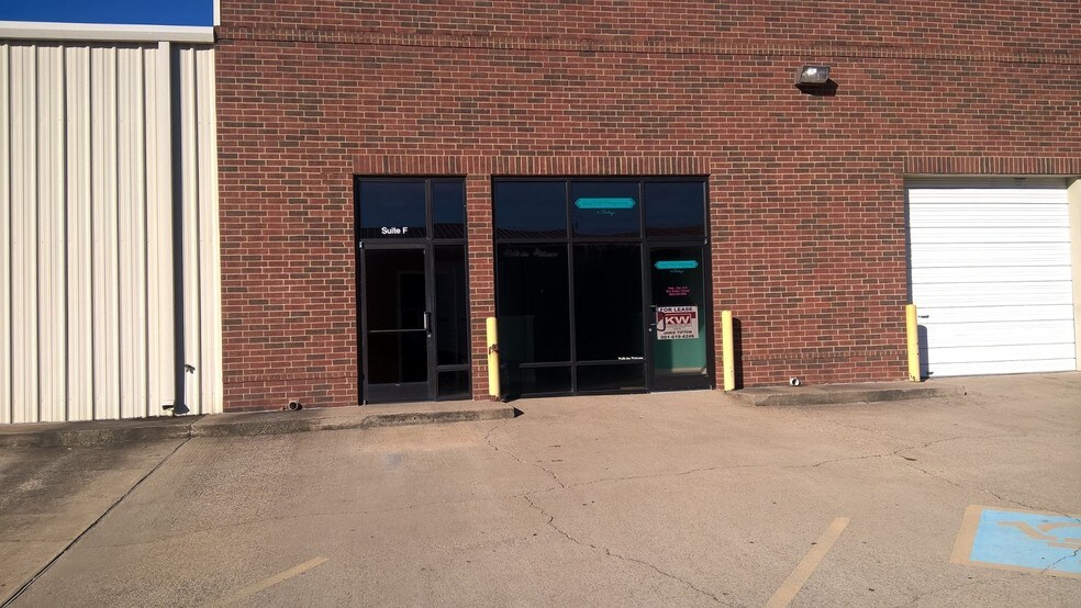 More Photos Of 1881 Nail Rd W, Horn Lake Light Distribution For Lease