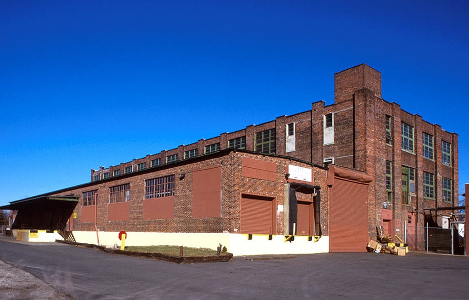 Primary Photo Of 1435 51ST St, North Bergen Manufacturing For Lease