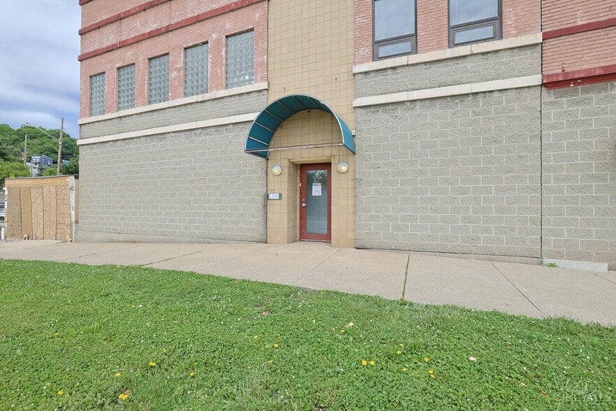 More Photos Of 2108 Central Pky, Cincinnati Loft Creative Space For Sale