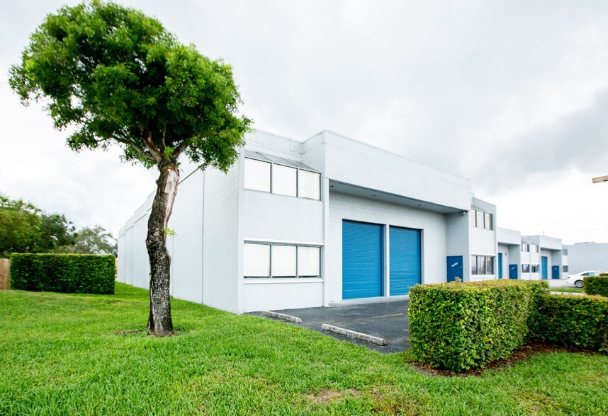 More Photos Of 14200-14238 SW 136th St, Miami Light Manufacturing For Lease