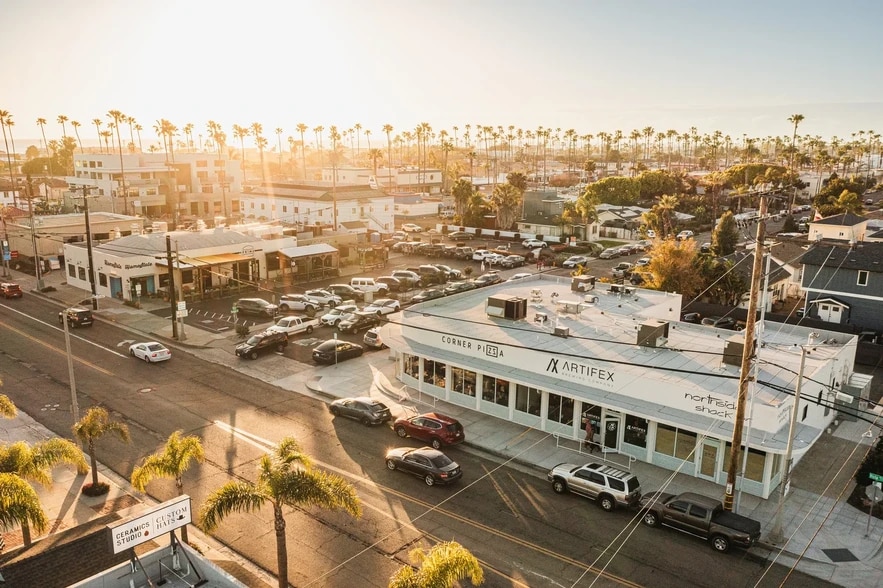 More Photos Of 510 Vista Way, Oceanside Restaurant For Lease