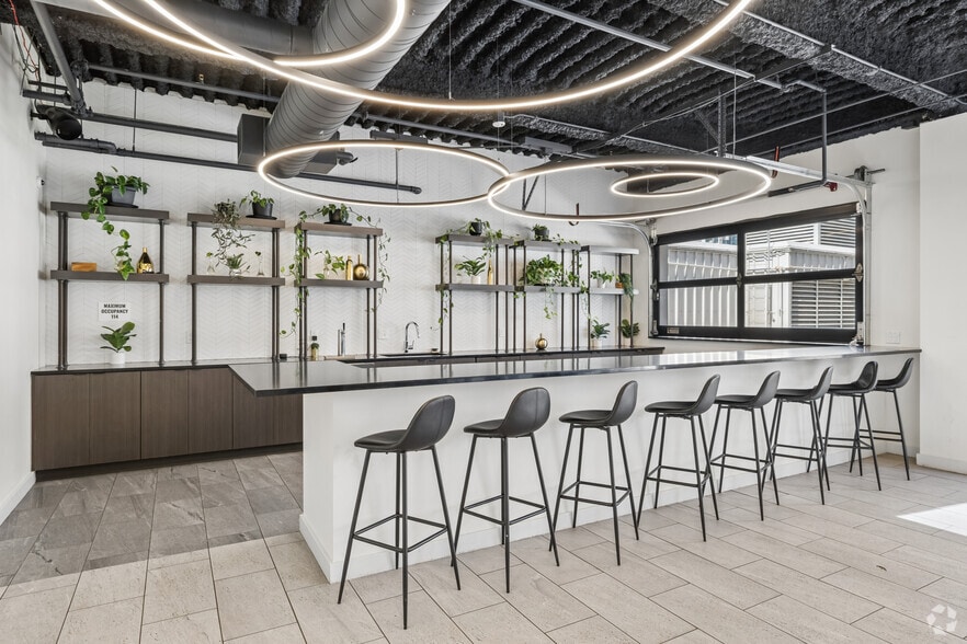 More Photos Of 1630 Welton St, Denver Office For Sale