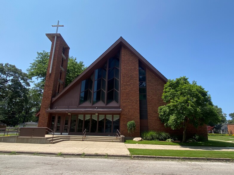 Primary Photo Of 150 E Summit Ave, Muskegon Heights Religious Facility For Sale