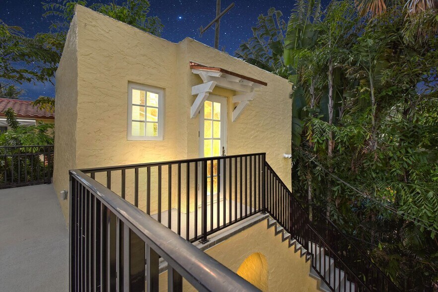 More Photos Of 212 Oleander Ave, Palm Beach Apartments For Sale