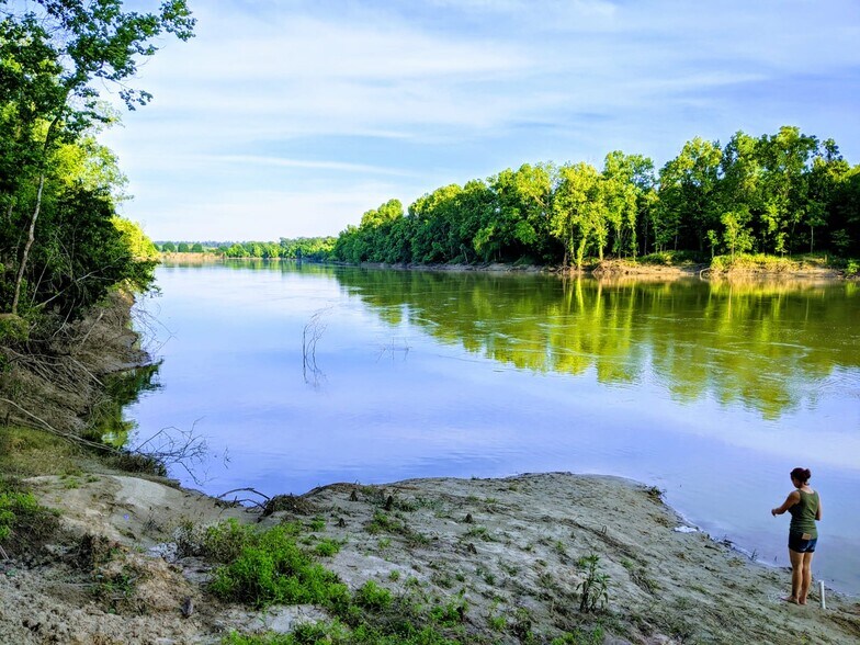 More Photos Of 1948 County Rd, Goodrich Specialty For Sale