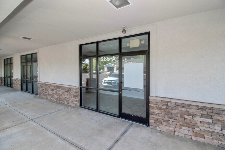 More Photos Of 285 N Main St, Troutman General Retail For Lease