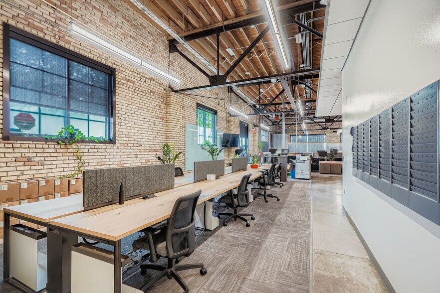 More Photos Of 571 Snelling Ave N, Saint Paul Office For Sale