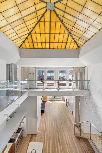 More Photos Of 171 Spring St, New York Apartments For Lease