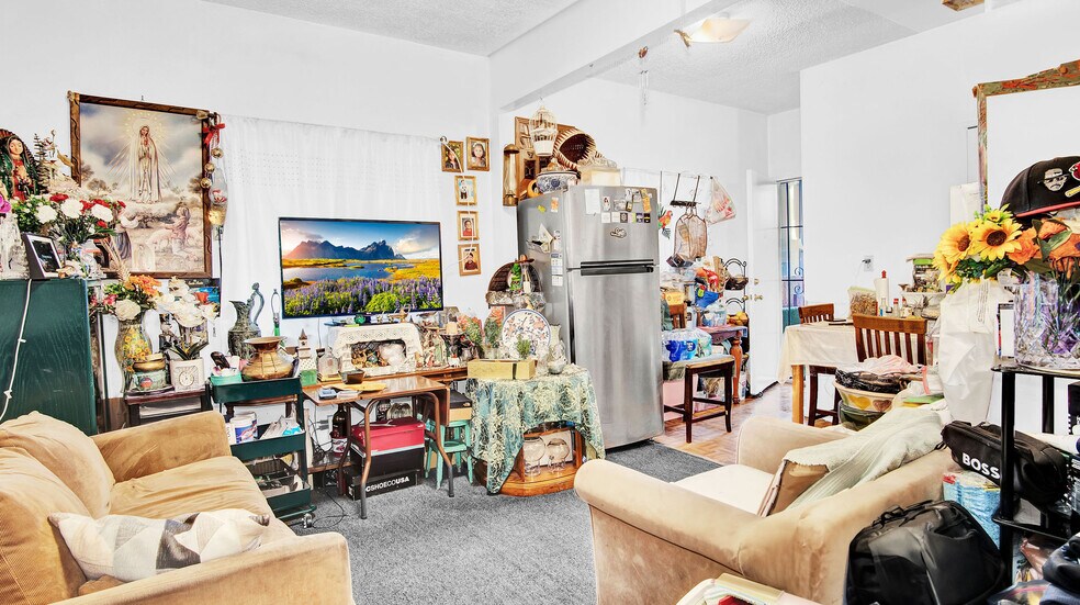 More Photos Of 644 N Serrano Ave, Los Angeles Apartments For Sale