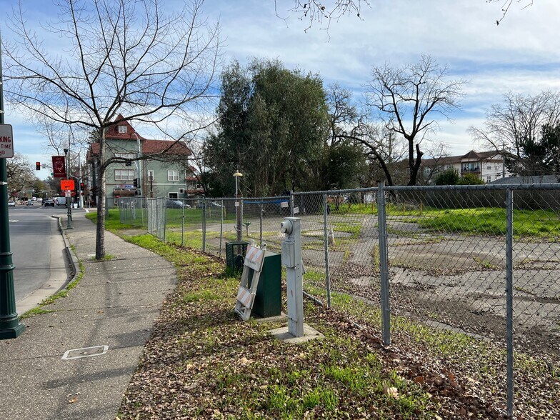 More Photos Of 270 Windsor River, Windsor Land For Sale