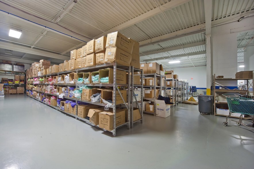 More Photos Of 10 Fadem Rd, Springfield Warehouse For Lease