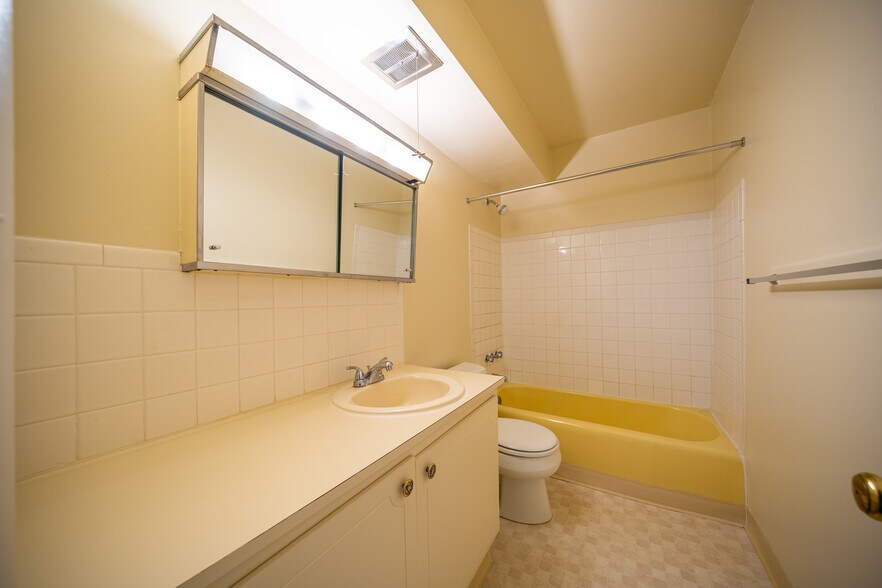 More Photos Of 2550 Second St, Cuyahoga Falls Apartments For Sale