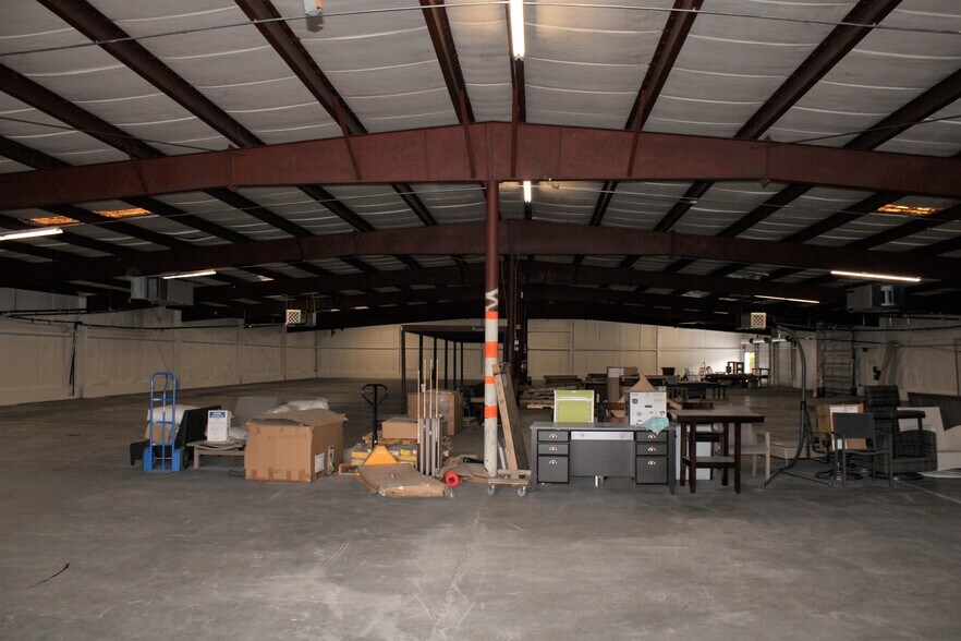 More Photos Of 10980 Enterprise Ave, Bonita Springs Warehouse For Lease
