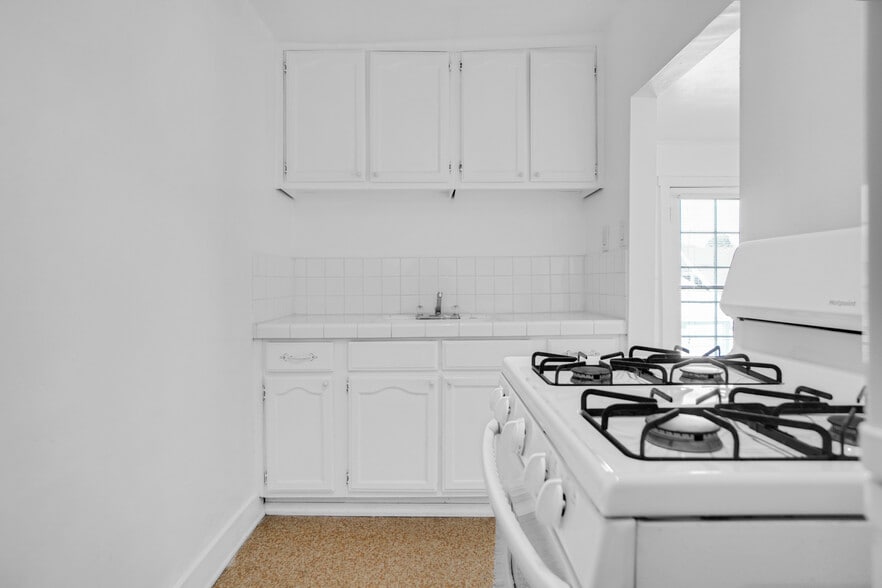 More Photos Of 2531 Elsinore St, Los Angeles Multifamily For Sale