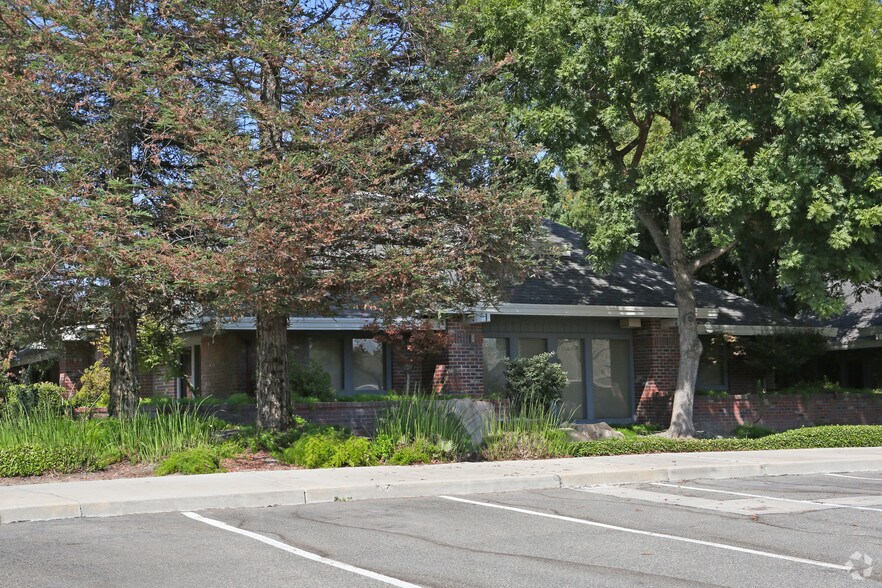 More Photos Of 550-584 E Bellevue Rd, Atwater Unknown For Lease