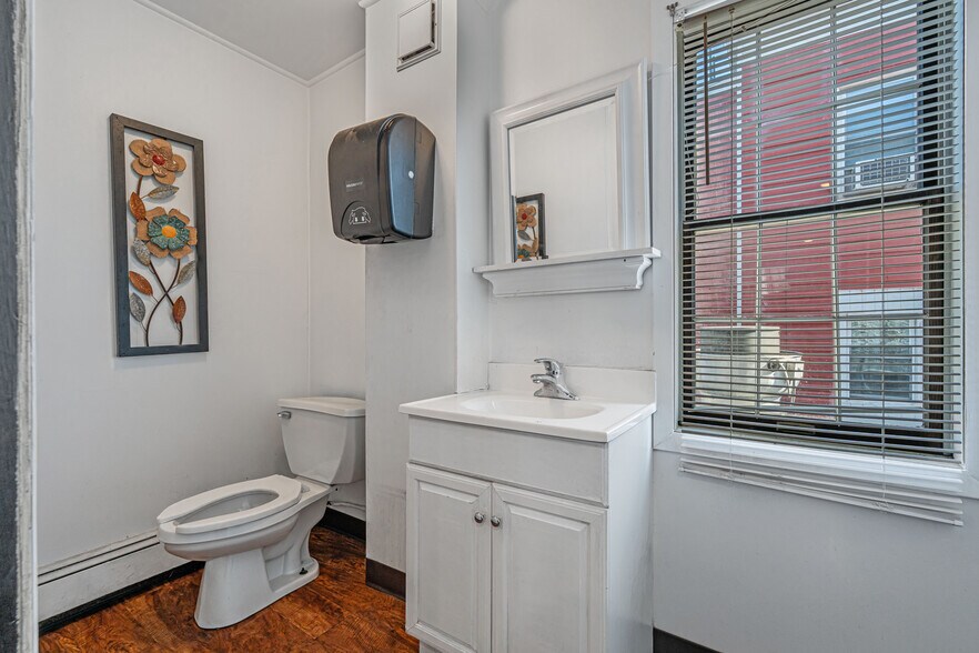 More Photos Of 671-673 Broadway, Bayonne Bar For Sale