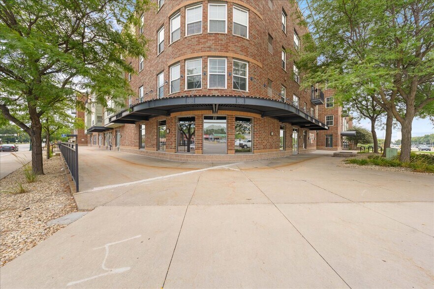 More Photos Of 1550 Larpenteur Ave W, Falcon Heights Apartments For Lease