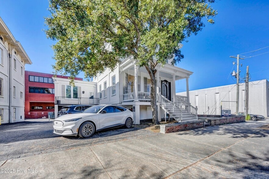 More Photos Of 19 N 5th Ave, Wilmington Office For Sale