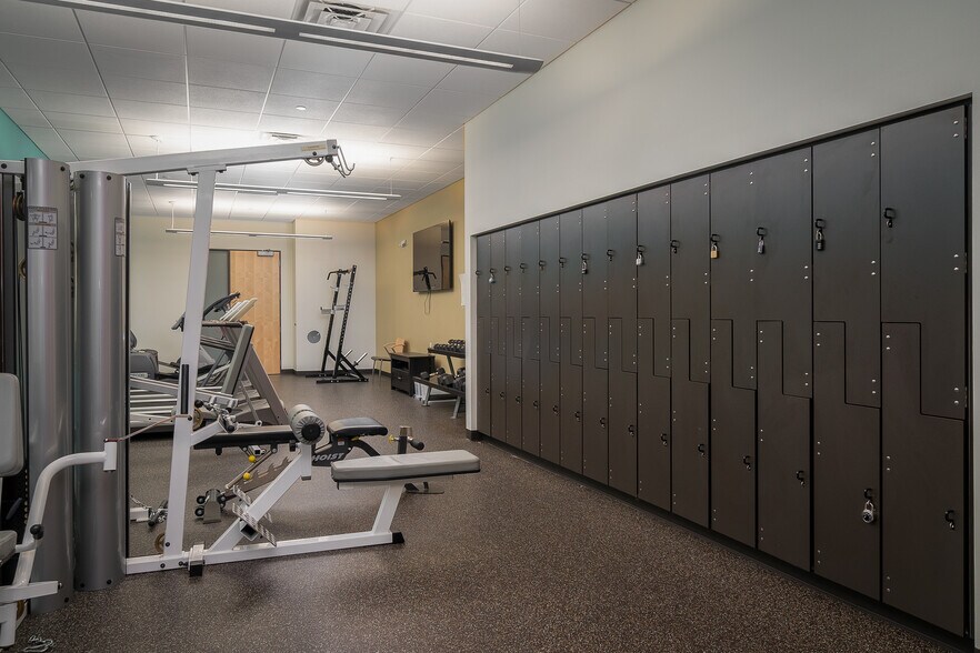 More Photos Of 1117-1125 Deming Way, Madison Office For Lease