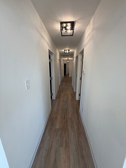 More Photos Of 522 W 8th St, Anderson Office For Lease