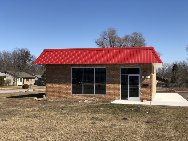 Primary Photo Of 3911 S Rochester Rd, Rochester Hills Storefront For Lease