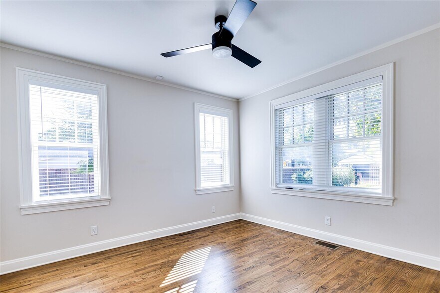 More Photos Of 2837 Hemphill St, Fort Worth Apartments For Sale
