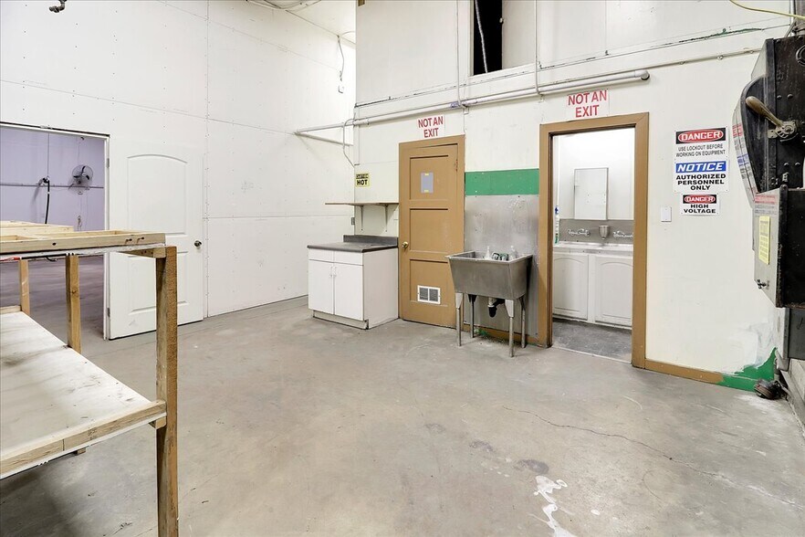 More Photos Of 1520 E Miner Ave, Stockton Manufacturing For Sale