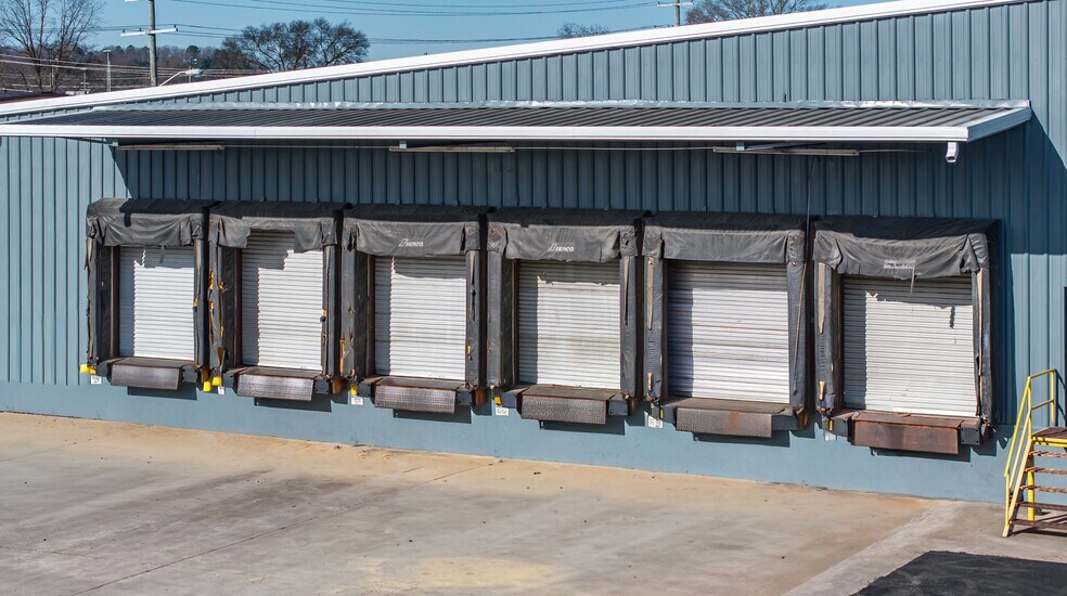 More Photos Of 410 S River St, Calhoun Warehouse For Lease