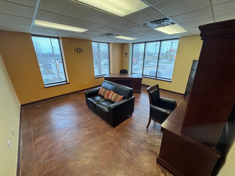 More Photos Of 1134 W North Ave, Milwaukee Medical For Sale