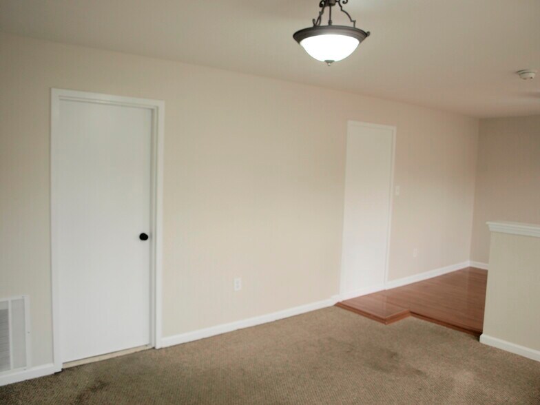 More Photos Of 209 Bridgeboro St, Riverside Storefront For Lease