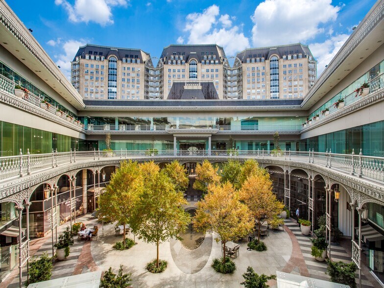 More Photos Of 500 Crescent Ct, Dallas Office For Lease