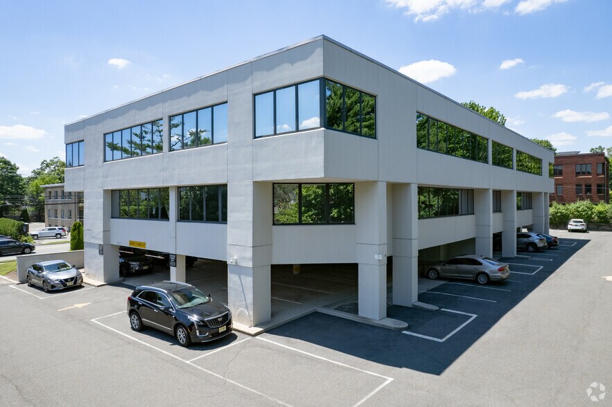 More Photos Of 619 E Palisade Ave, Englewood Cliffs Office For Lease