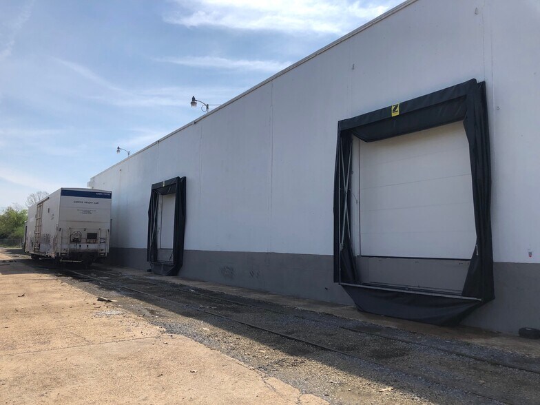 More Photos Of 1100 E Parkway S, Memphis Refrigeration Cold Storage For Lease